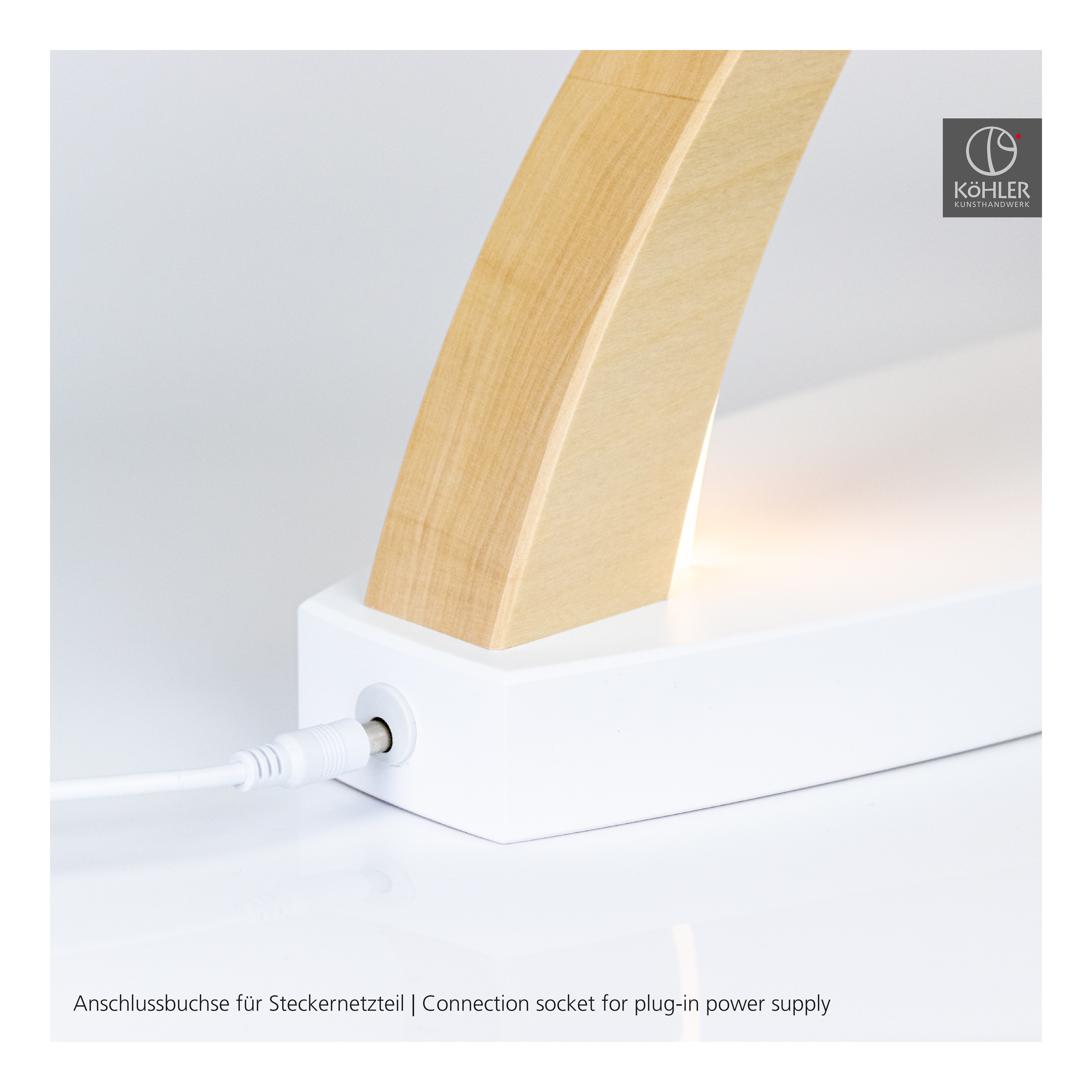 LED LichtBogen klein, Lindenholz natur, Sockel weiß