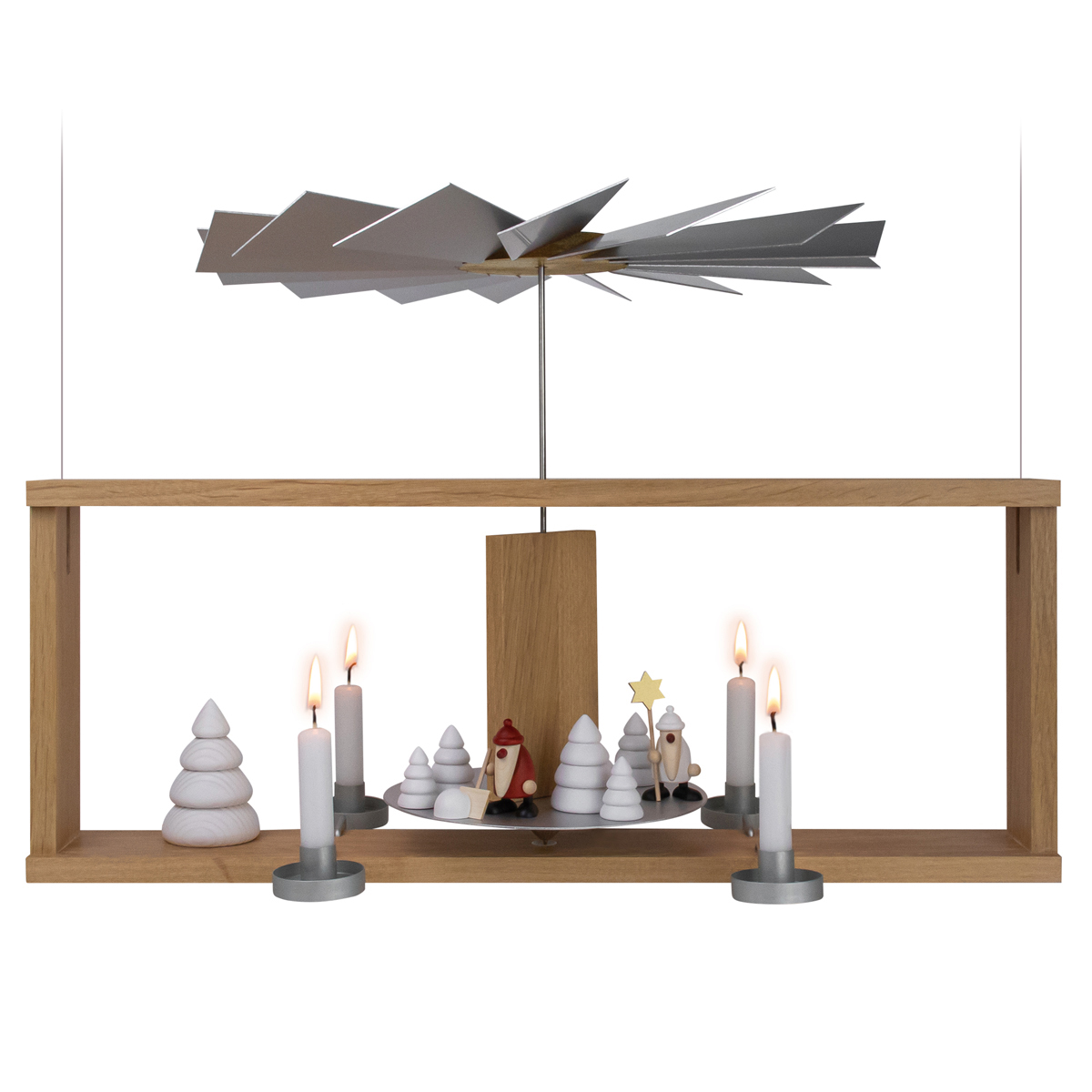 Hängepyramide Eiche geölt mit Miniaturset 4 + W1 und Winterbaum